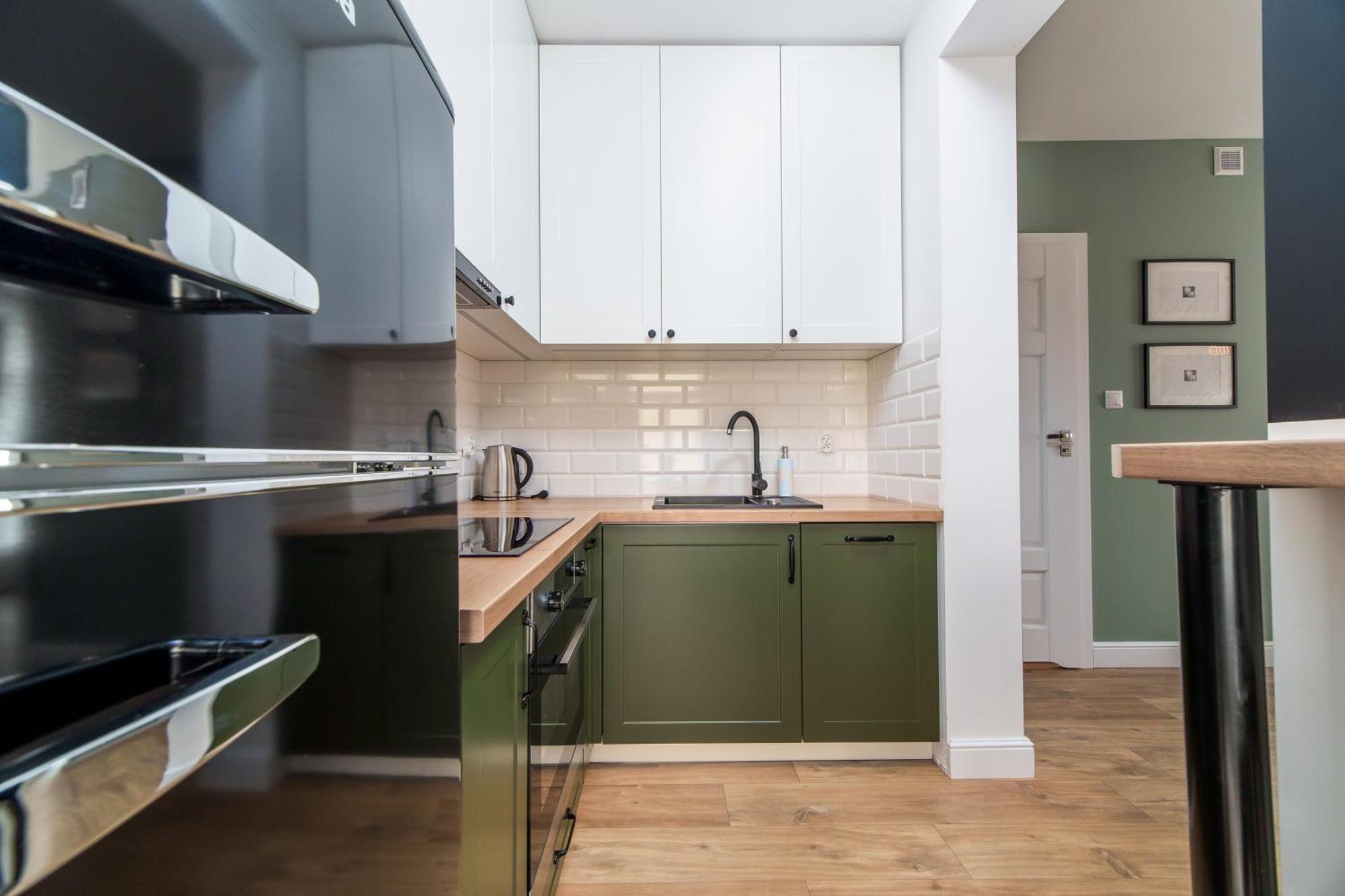 Apartment Zlota 8 *